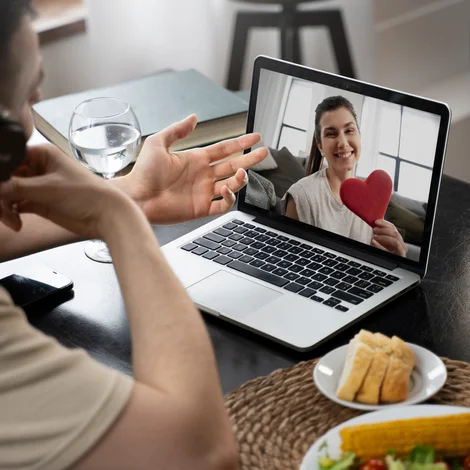 Стосунки на відстані: як зберегти емоційний зв’язок без фізичної присутності